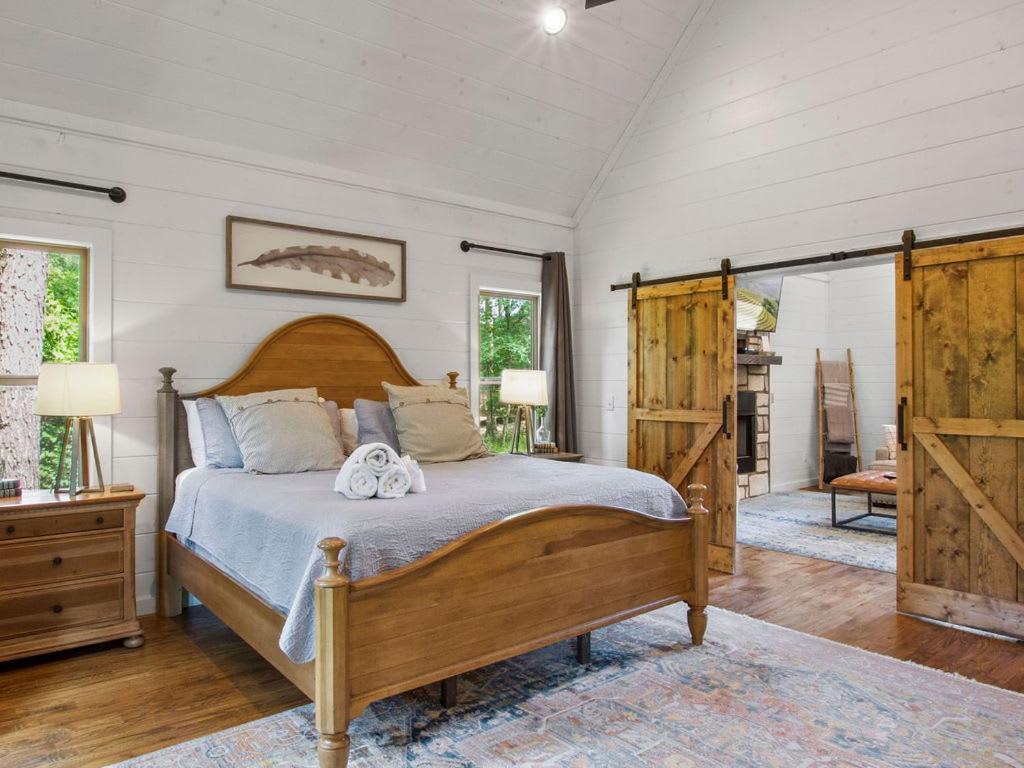Stunning Luxury Cabin W Hot Tub And Fire Pit Holy Shiplap Is Perfect Romantic Couples Getaway Broken Bow Buitenkant foto