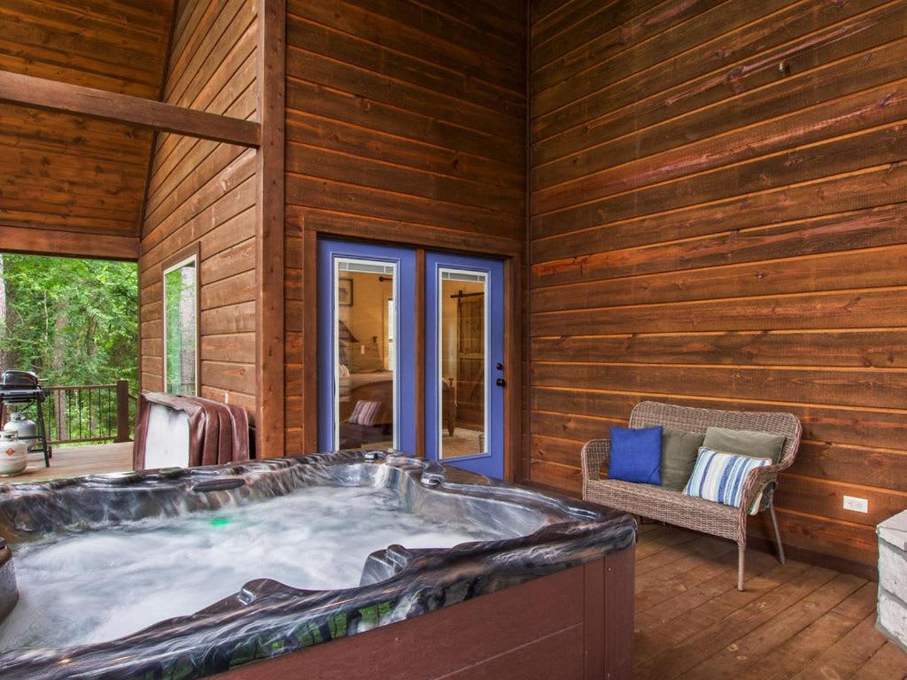 Stunning Luxury Cabin W Hot Tub And Fire Pit Holy Shiplap Is Perfect Romantic Couples Getaway Broken Bow Buitenkant foto