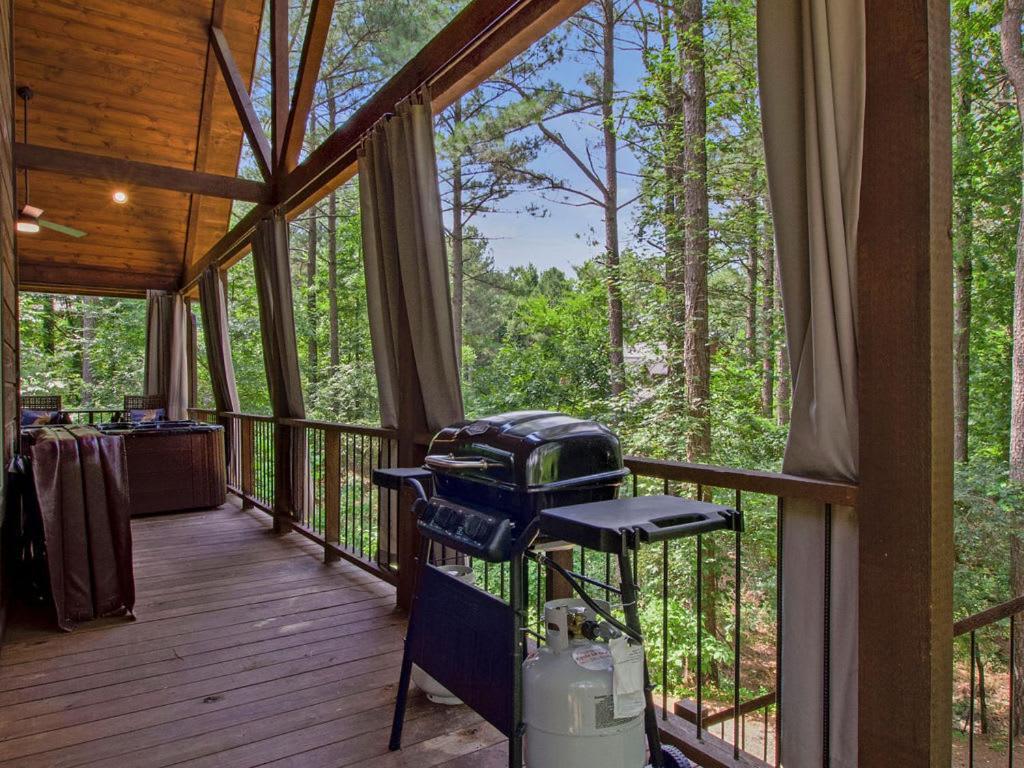 Stunning Luxury Cabin W Hot Tub And Fire Pit Holy Shiplap Is Perfect Romantic Couples Getaway Broken Bow Buitenkant foto