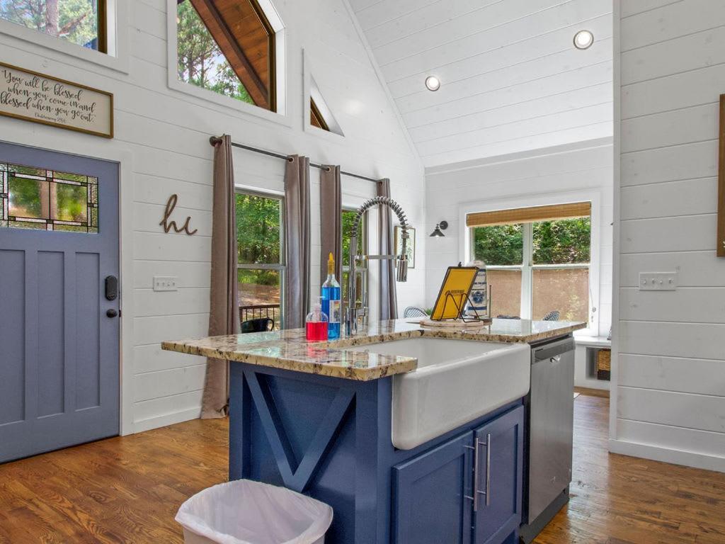Stunning Luxury Cabin W Hot Tub And Fire Pit Holy Shiplap Is Perfect Romantic Couples Getaway Broken Bow Buitenkant foto