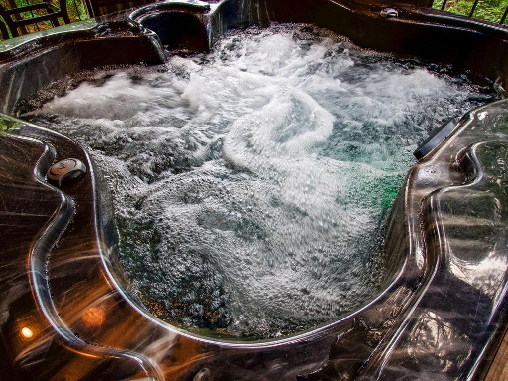 Stunning Luxury Cabin W Hot Tub And Fire Pit Holy Shiplap Is Perfect Romantic Couples Getaway Broken Bow Buitenkant foto