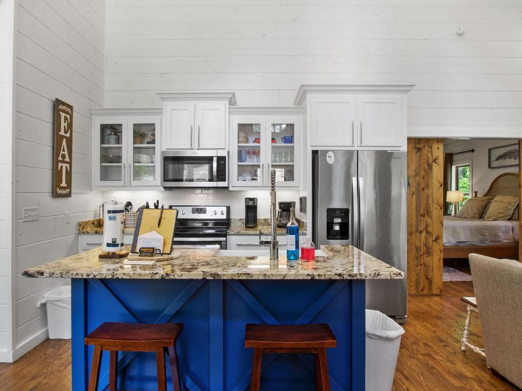 Stunning Luxury Cabin W Hot Tub And Fire Pit Holy Shiplap Is Perfect Romantic Couples Getaway Broken Bow Buitenkant foto